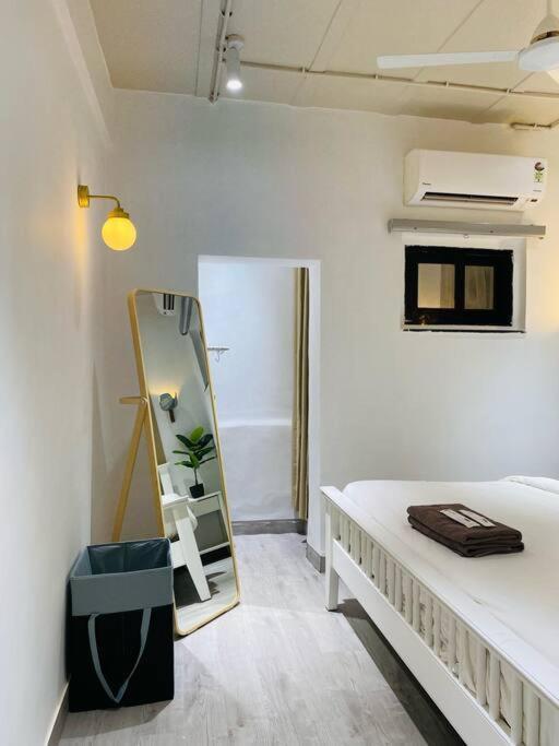 Apartament Vera 1bhk Bandra W By The Company Bombaj