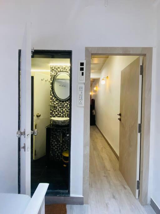 Vera 1bhk Bandra W By The Company Apartament