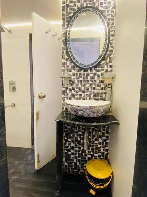 Apartament Vera 1bhk Bandra W By The Company Bombaj